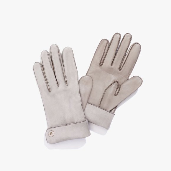 Gucci Gloves scarf, Chanel tights, Mulberry bag - Picture 6 of 16